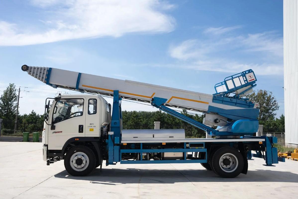 温州龙湾云梯上料车租赁费用